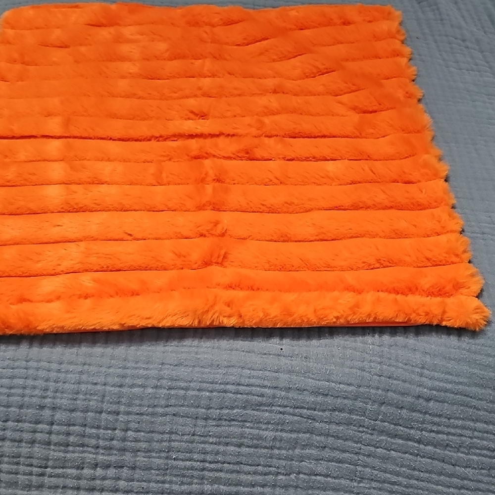 Vibrant Orange Faux Fur Fabric pillow cases 18 in x 18 in NWOT a pair